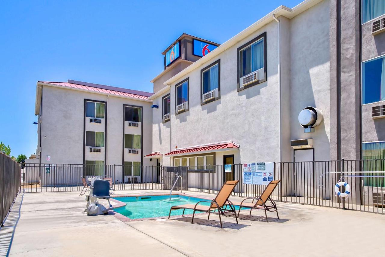 Motel 6-Hesperia, Ca - West Main Street I-15 エクステリア 写真