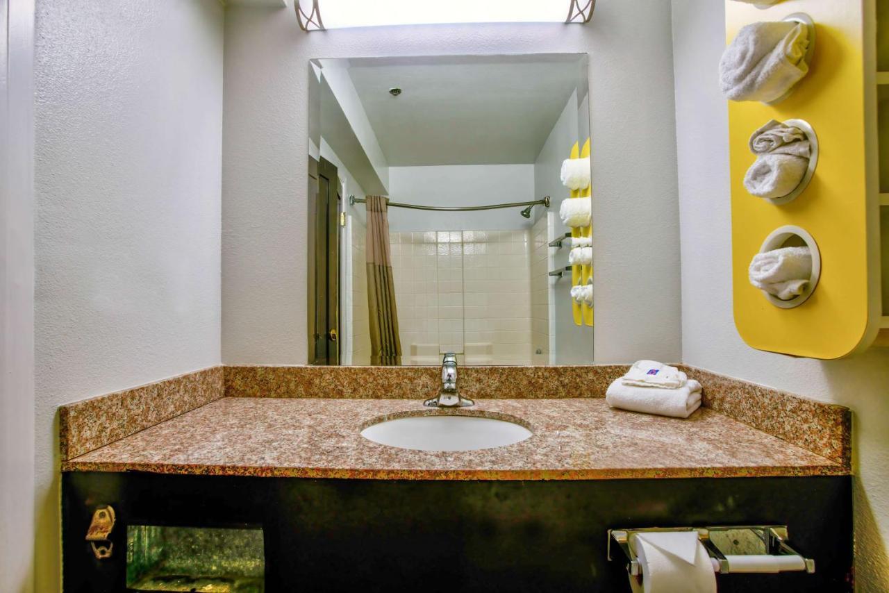 Motel 6-Hesperia, Ca - West Main Street I-15 エクステリア 写真