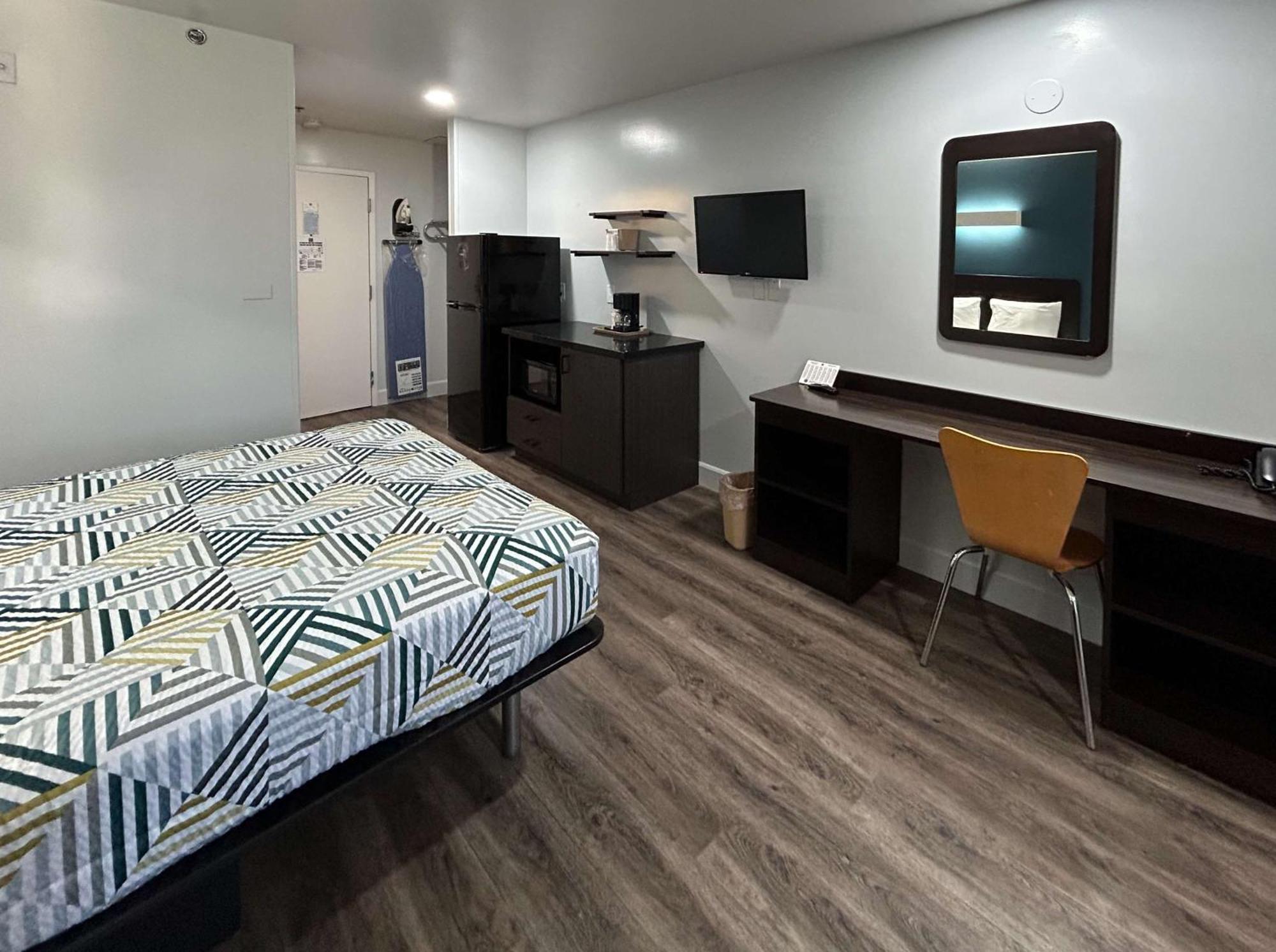 Motel 6-Hesperia, Ca - West Main Street I-15 エクステリア 写真