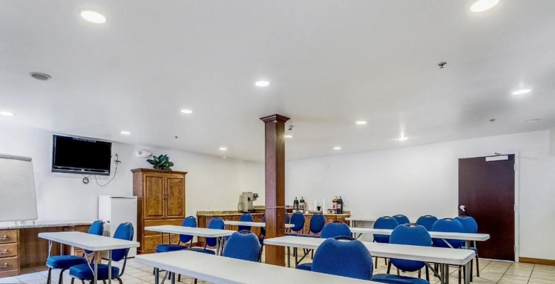 Motel 6-Hesperia, Ca - West Main Street I-15 エクステリア 写真
